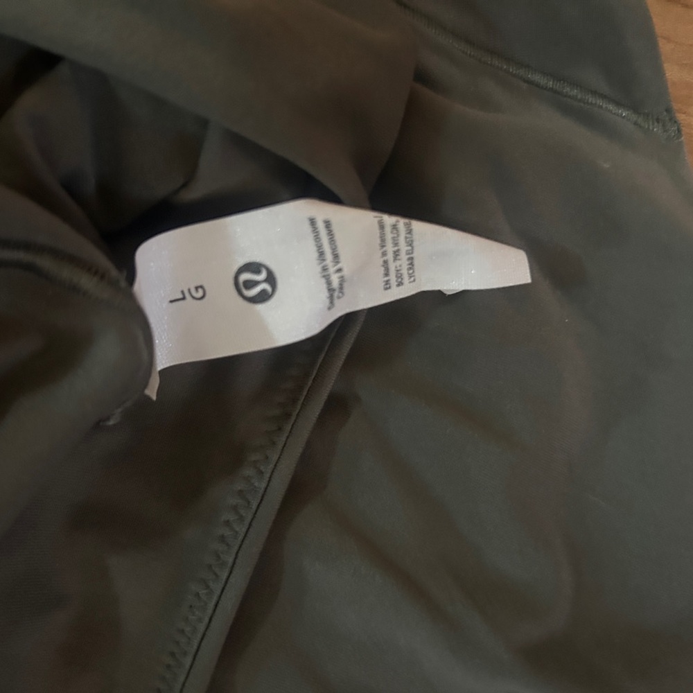 Lululemon - Picture 2 of 2